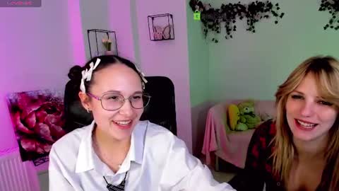 Snapshot of casey_meow_ chatting on June 18, 6:56 pm casey_meow_ online show from June 18, 6:56 pm