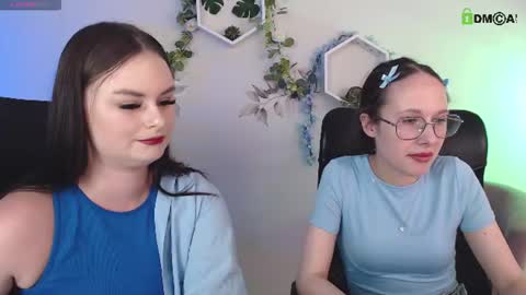 Snapshot of casey_meow_ chatting on July 19, 8:51 am casey_meow_ online show from July 19, 8:51 am