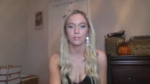 Casey Lakes online show from October 26, 5:30 pm