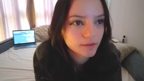 Snapshot of caseykissing chatting on June 20, 10:51 am caseykissing online show from June 20, 10:51 am