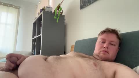 casparyflorian51 online show from April 9, 1:38 pm