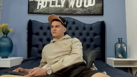 Snapshot of casper_white_ chatting on September 24, 7:44 am casper_white_ online show from September 24, 7:44 am