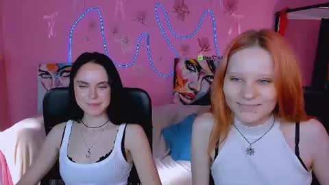 Snapshot of cassandra_nik chatting on June 30, 5:52 am Cassandra online show from June 30, 5:52 am