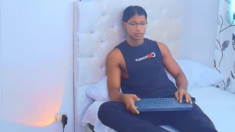 Snapshot of cassian_gold chatting on June 22, 6:38 pm CASSIAN GOLD online show from June 22, 6:38 pm