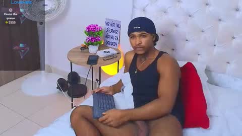 Snapshot of cassian_gold chatting on July 14, 2:38 am CASSIAN GOLD online show from July 14, 2:38 am