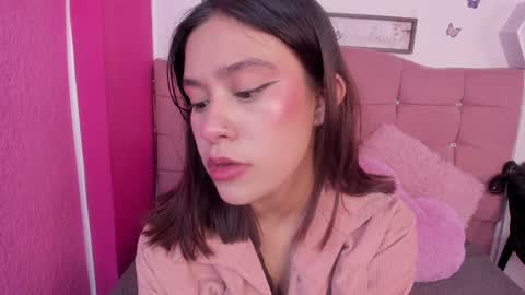 Snapshot of cassie_jones1 chatting on January 4, 3:07 am Cassie Jones online show from January 4, 3:07 am