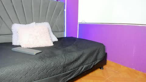 Snapshot of cassie_jones1 chatting on January 24, 4:16 am Cassie Jones online show from January 24, 4:16 am