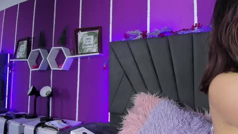 Snapshot of cassie_jones1 chatting on February 6, 9:53 am Cassie Jones online show from February 6, 9:53 am