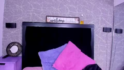 Snapshot of cassie_jones1 chatting on February 27, 3:14 am Cassie Jones online show from February 27, 3:14 am