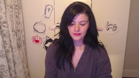 Snapshot of cassiealvarez chatting on October 6, 2:31 am cassiealvarez online show from October 6, 2:31 am