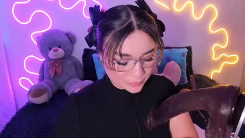 Snapshot of cassiebigass_ chatting on November 13, 6:18 pm Bela igzaii9r online show from November 13, 6:18 pm