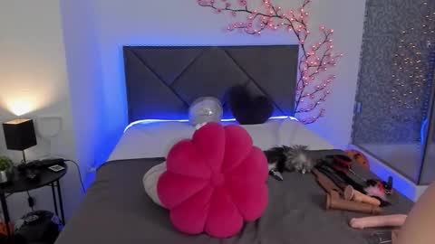 Cassie online show from November 9, 6:33 am