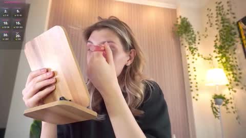 Im Cassie3 online show from February 22, 8:24 am