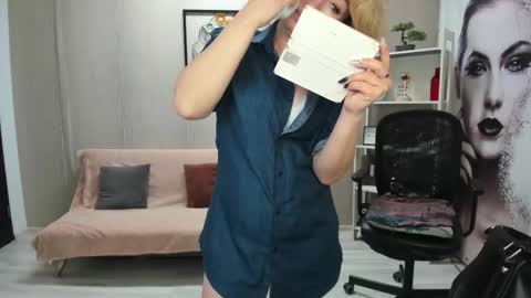 Snapshot of cassiejonas chatting on March 26, 4:18 am CassieJonas online show from March 26, 4:18 am