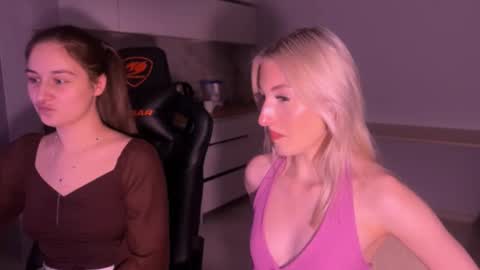 Snapshot of cassiekatherine_ chatting on November 20, 9:31 am cassiekatherine_ online show from November 20, 9:31 am