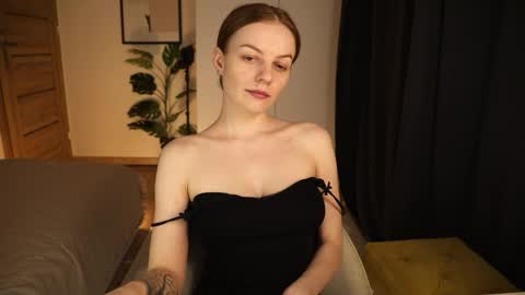 Snapshot of cassiekelly chatting on March 1, 7:27 pm Cassie online show from March 1, 7:27 pm