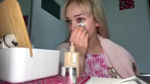 Olivia online show from May 8, 6:19 am