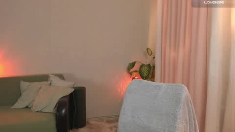  cassandra  online show from December 15, 8:15 pm