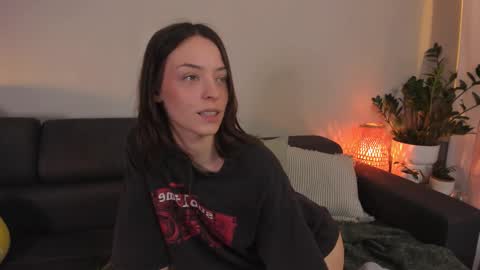  cassandra  online show from October 9, 7:01 pm