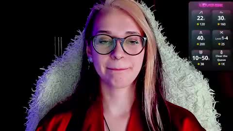 Snapshot of cassy_moore chatting on February 25, 7:03 pm Ellie online show from February 25, 7:03 pm