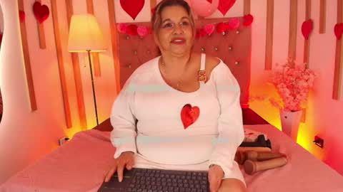 Snapshot of cat_wild chatting on February 14, 9:11 pm Marce online show from February 14, 9:11 pm