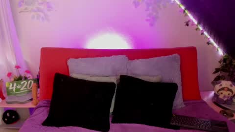 Cata green model independient online show from January 18, 8:51 pm