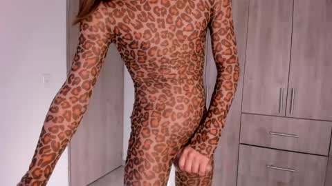 Snapshot of cata_n_cami chatting on May 31, 11:50 pm cata_n_cami online show from May 31, 11:50 pm