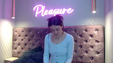 cataleyadamourx online show from January 8, 11:34 am