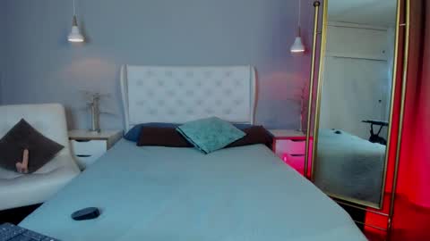 Catalina online show from February 20, 3:08 pm