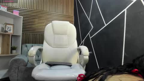 catalinamartinezz_ online show from February 9, 1:15 pm