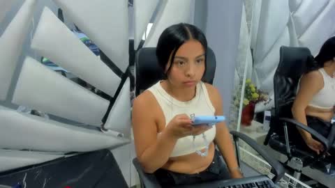 Snapshot of catalinanaugthy chatting on December 18, 4:09 am CATA. online show from December 18, 4:09 am