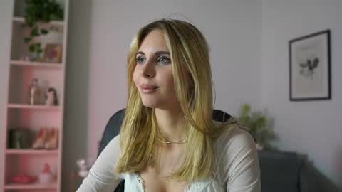 catecrago  online show from February 17, 8:52 am