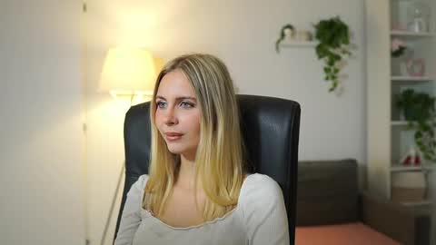 catecrago  online show from October 14, 8:04 am