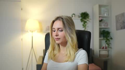 catecrago  online show from November 6, 8:59 am