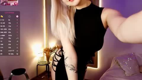 Snapshot of cateyepro chatting on January 13, 2:17 am Anna online show from January 13, 2:17 am