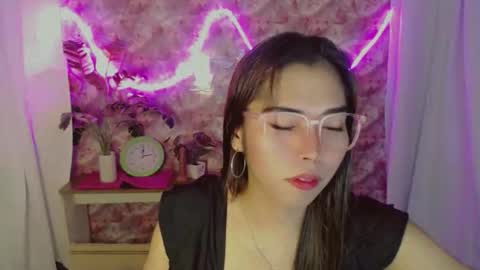 catherine_365 online show from April 7, 9:32 am