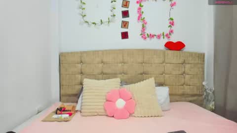 catherine_and_tara online show from June 23, 11:36 pm