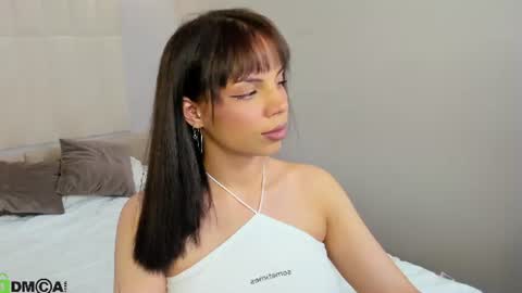 Snapshot of catherine_lambert chatting on June 17, 3:46 pm Catherine Lambert online show from June 17, 3:46 pm