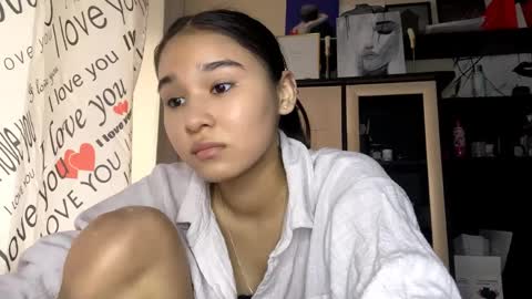 Snapshot of catherinepirs chatting on April 5, 12:35 pm catherinepirs online show from April 5, 12:35 pm