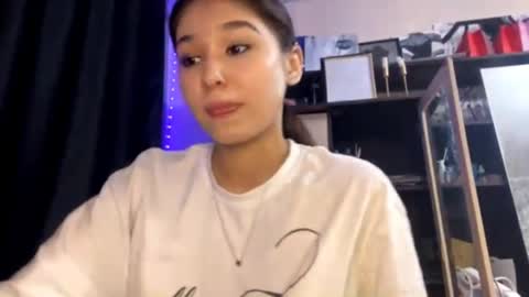 Snapshot of catherinepirs chatting on April 13, 12:21 pm catherinepirs online show from April 13, 12:21 pm
