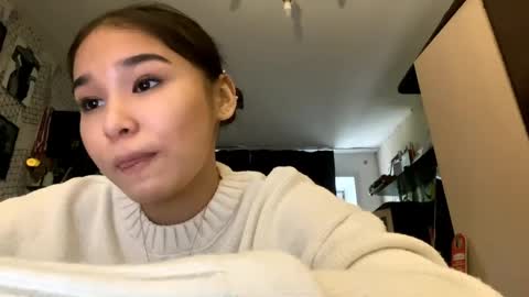 Snapshot of catherinepirs chatting on May 23, 10:19 am catherinepirs online show from May 23, 10:19 am