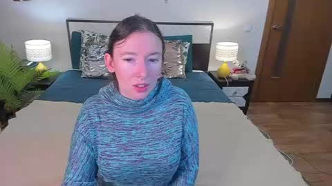 Snapshot of catherinewalls chatting on June 26, 3:55 am Catrin online show from June 26, 3:55 am