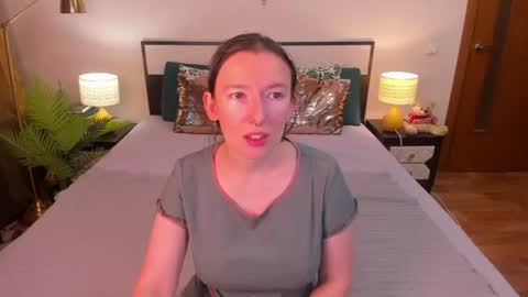 Snapshot of catherinewalls chatting on July 18, 4:05 am Catrin online show from July 18, 4:05 am