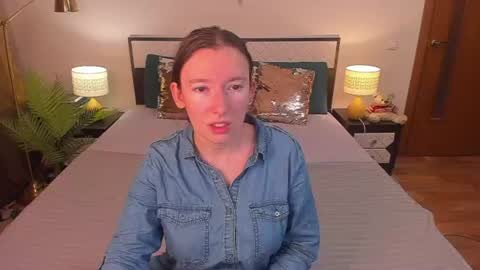 Snapshot of catherinewalls chatting on July 21, 3:31 am Catrin online show from July 21, 3:31 am