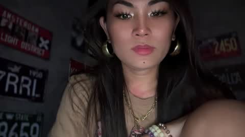Snapshot of cathy_sanches chatting on December 19, 1:40 pm cathy online show from December 19, 1:40 pm