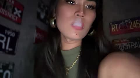 Snapshot of cathy_sanches chatting on December 28, 2:21 pm cathy online show from December 28, 2:21 pm
