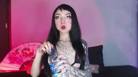 Snapshot of cati_petite chatting on December 22, 1:45 am Cati help me reach my goal of 100 thumbs up again 3 online show from December 22, 1:45 am