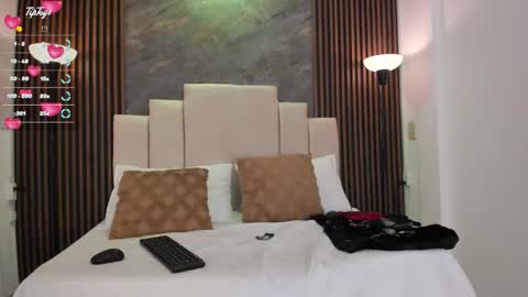 catiusca_reyes_03 online show from January 14, 11:49 am