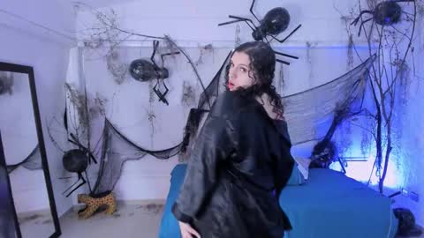 Catleya  online show from October 28, 8:11 pm