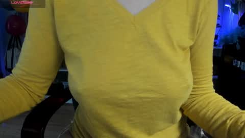 some call me djcatnips some call me CC but i love it when you call me miss catnips  online show from January 5, 3:13 pm